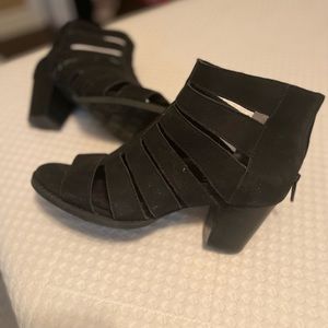Vionic brand open toe ankle bootie
